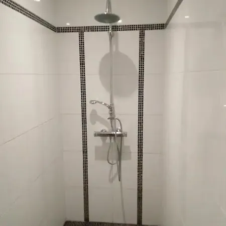 Chez Edgi فندق مبيت وإفطار 3*